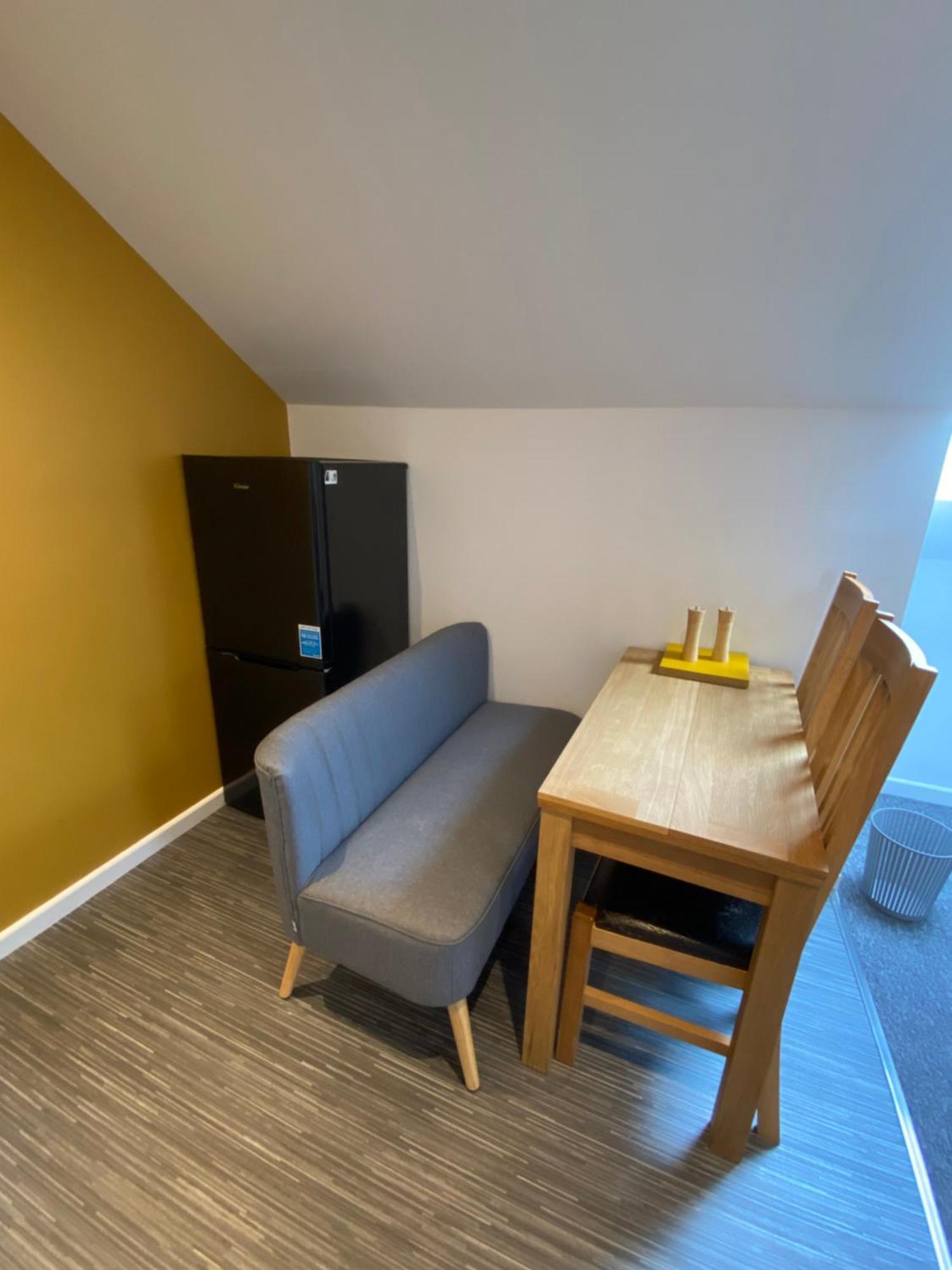 Modern Studio Apartment Set Beneath The Black Mountains A Stones Throw From The Offas Dyke Path Clodock Luaran gambar