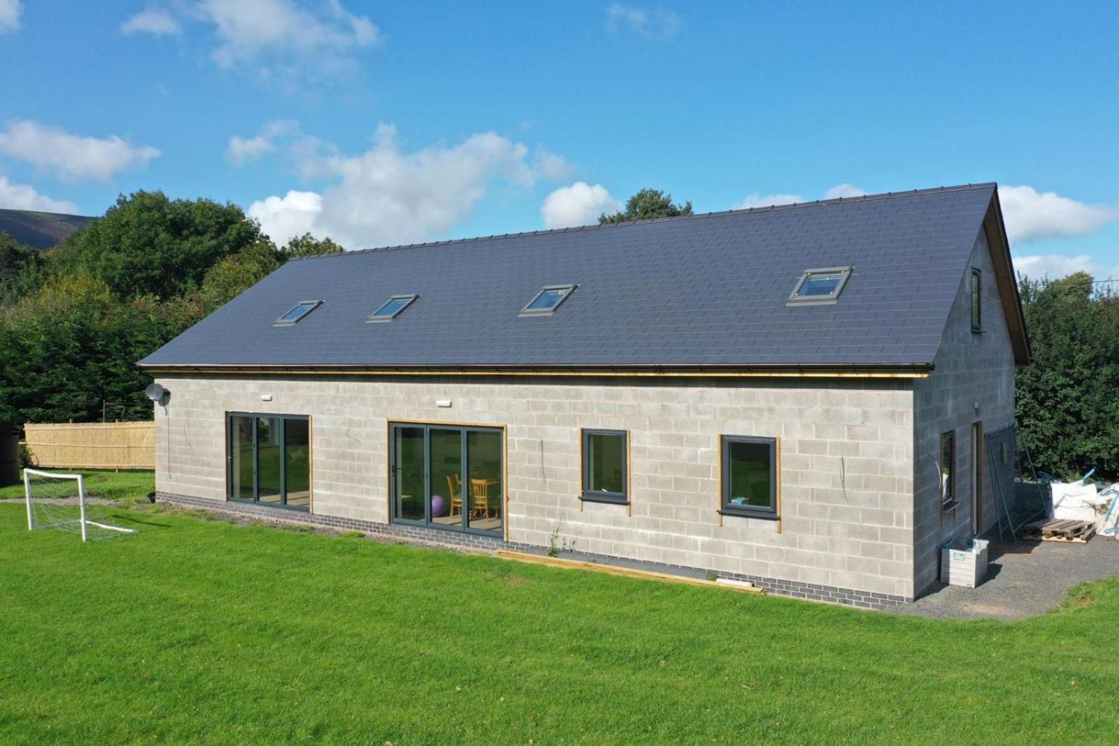 Modern Studio Apartment Set Beneath The Black Mountains A Stones Throw From The Offas Dyke Path Clodock Luaran gambar