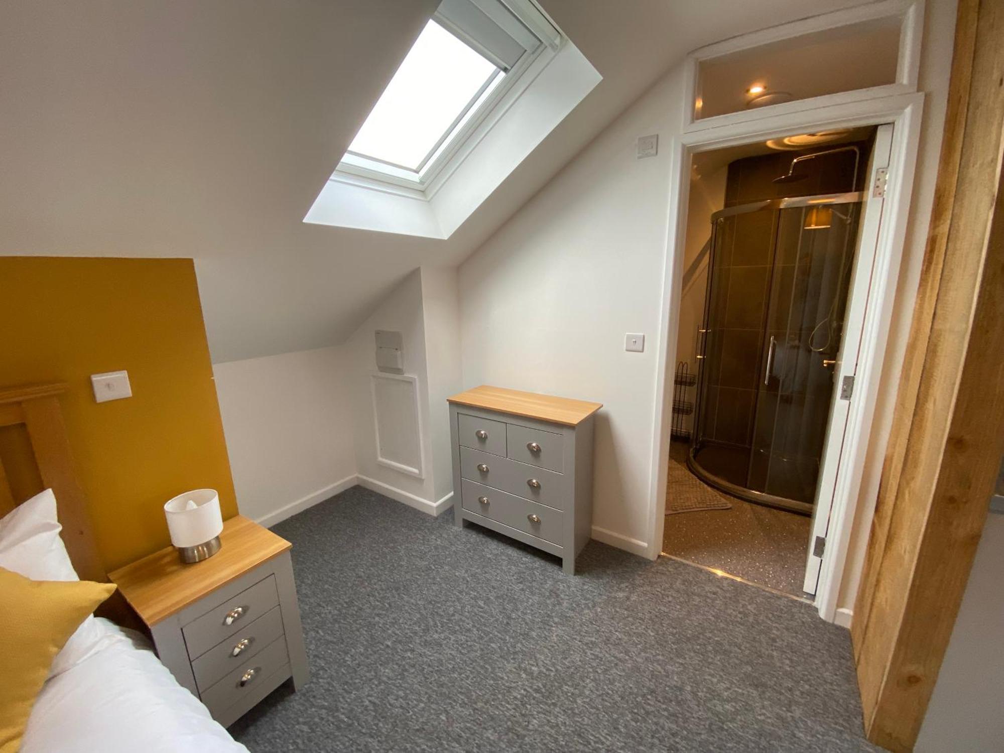 Modern Studio Apartment Set Beneath The Black Mountains A Stones Throw From The Offas Dyke Path Clodock Luaran gambar